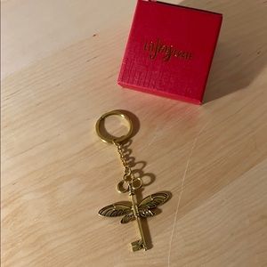 Flying key, key ring